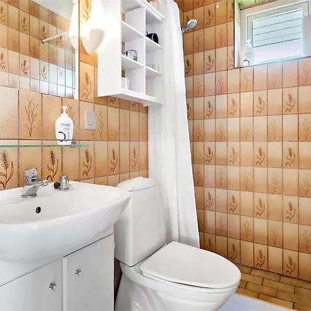 N242-karrebaeksminde-kildeengen-44 Eno By