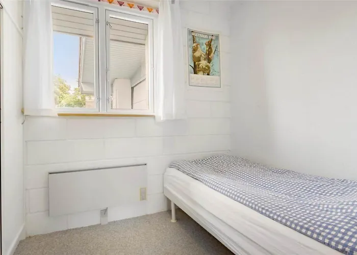 N242-karrebaeksminde-kildeengen-44 *